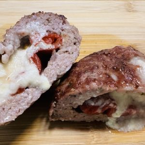 Hamburguesa Mixta Rellena de Rulo de Cabra y Pimiento de Piquillo